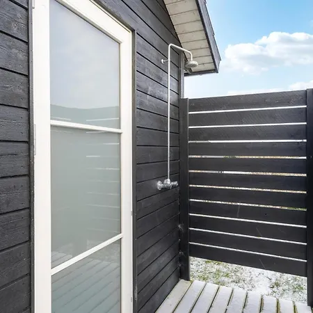 3 Bedroom Cozy In Dom wakacyjny Lundby Stationsby