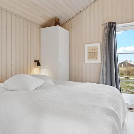 3 Bedroom Cozy In Prázdninový dům *