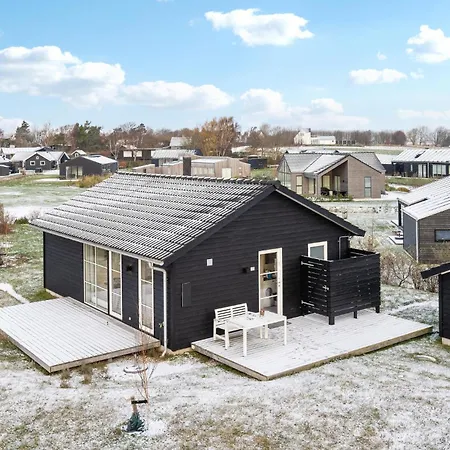 3 Bedroom Cozy In *