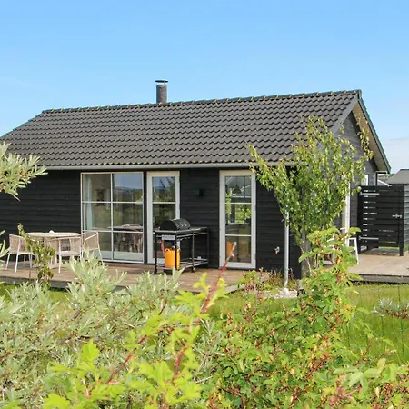 3 Bedroom Cozy In * Lundby Stationsby