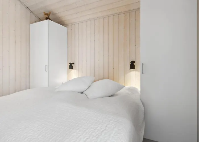 3 Bedroom Cozy In * Lundby Stationsby